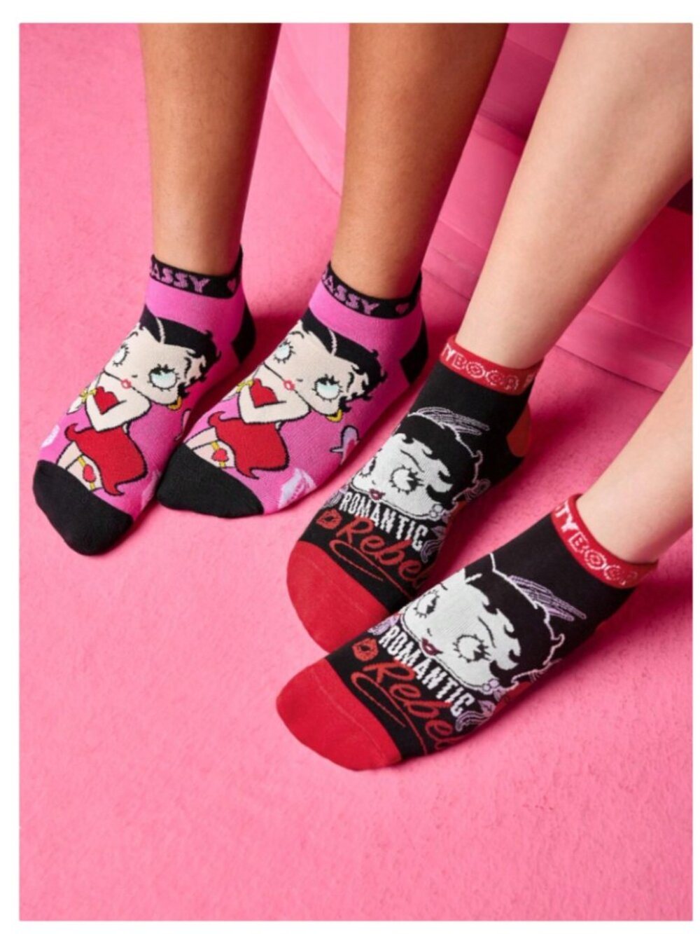 Betty Boop Women’s Ankle Socks 2-Pack – Cartoon Character, Hearts & Kiss Print